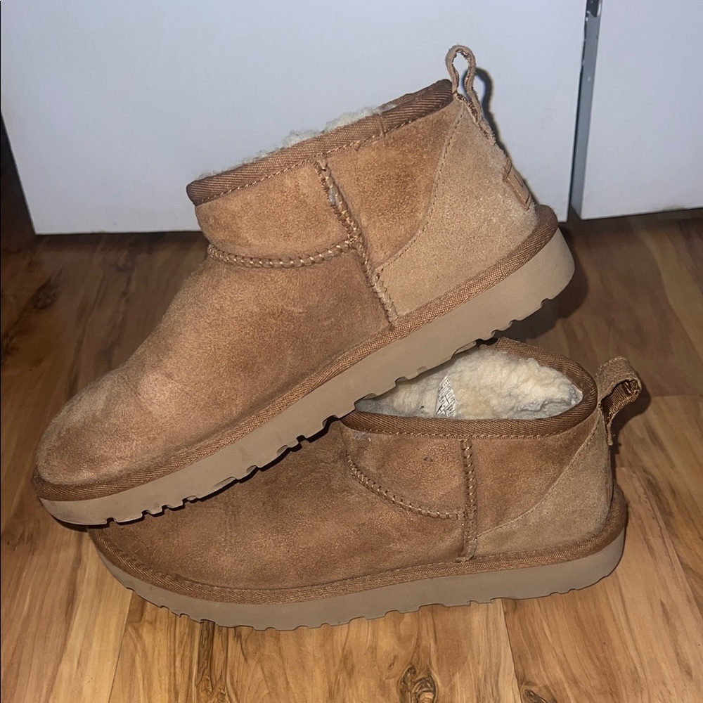 UGG womens Brown Suede Ankle Boots